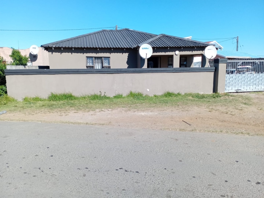 3 Bedroom Property for Sale in Scenery Park Eastern Cape